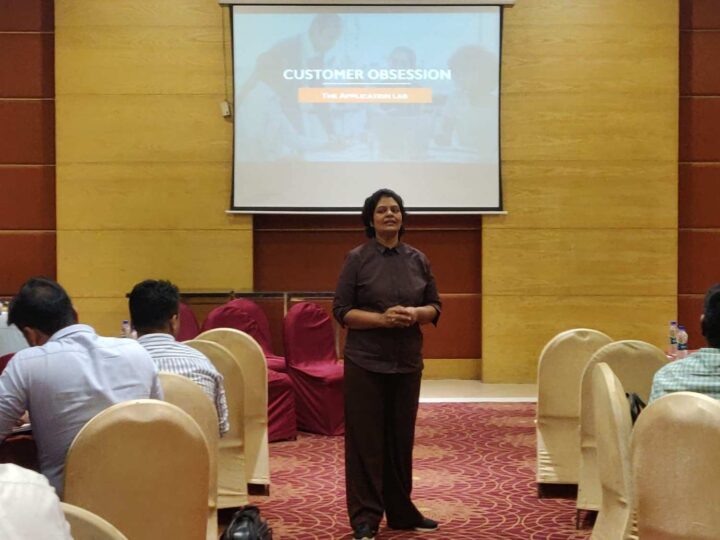 DimenZion3 trainer presenting a customer obsession training session